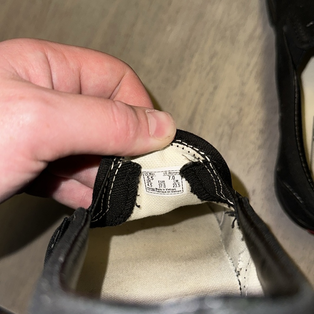 Vans - Picture 3 of 3